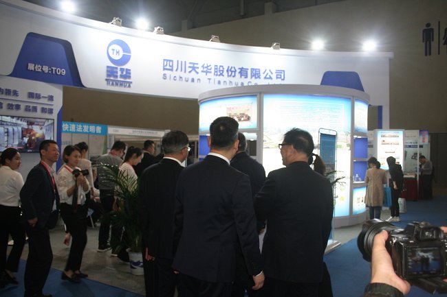 2021重慶化工展舉辦時(shí)間定為10月，報(bào)名火爆(www.zgxdjyzbzz.cn)