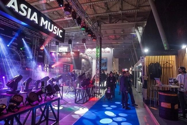 俄羅斯樂器、舞臺燈光及音響設備展覽會Light+Audio Music(www.zgxdjyzbzz.cn)