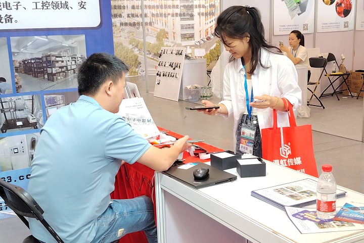 俄羅斯參展必看！2024俄羅斯外貿(mào)收款方式最新最全整理匯總(www.zgxdjyzbzz.cn)