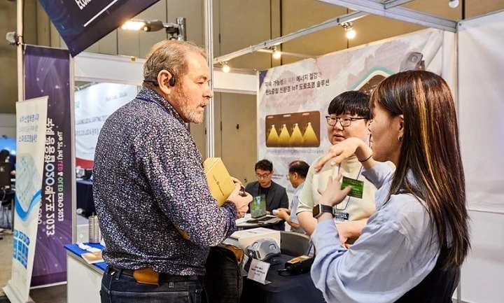 韓國(guó)首爾LED照明展覽會(huì)LED&OLED Expo(www.zgxdjyzbzz.cn)